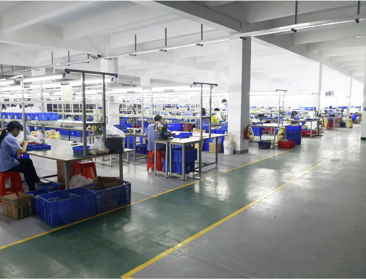 利路通连接器 装配与检测车间